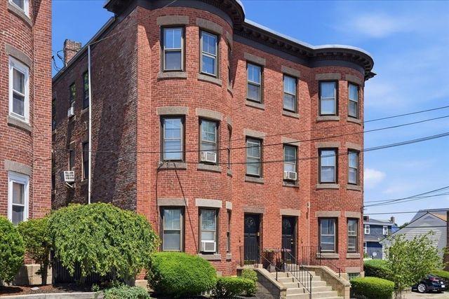 92 Lincoln Street 2, Winthrop, MA 02152