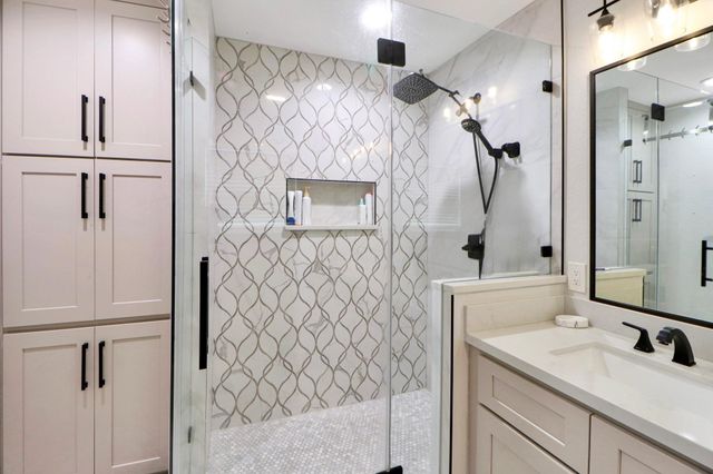 6039 Mcknight Street, Houston, TX 77035