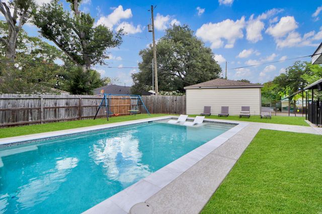 6039 Mcknight Street, Houston, TX 77035