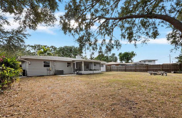 2417 PARSON LANE, Sarasota, FL 34239