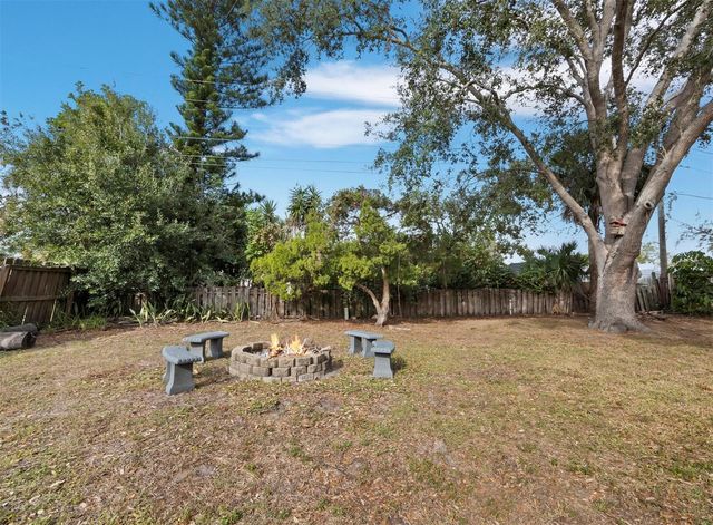 2417 PARSON LANE, Sarasota, FL 34239