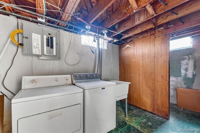 3409 Jarvis Avenue, Warren, MI 48091