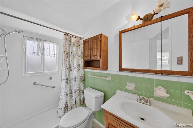 3409 Jarvis Avenue, Warren, MI 48091