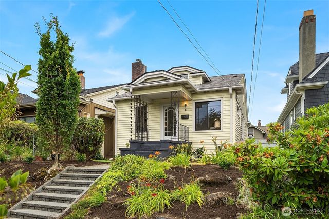 5215 Latona Avenue NE, Seattle, WA 98105