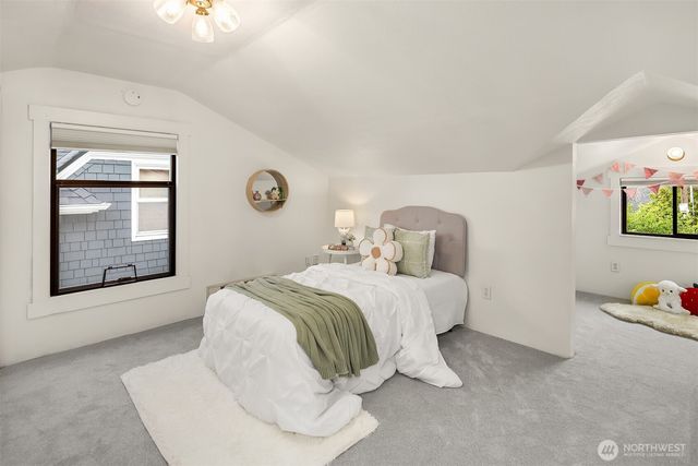 5215 Latona Avenue NE, Seattle, WA 98105