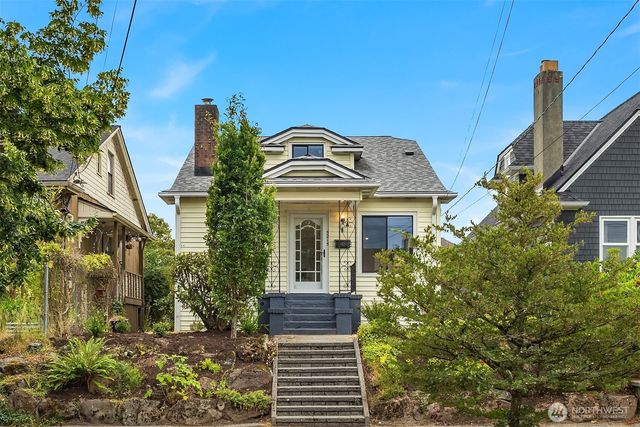 5215 Latona Avenue NE, Seattle, WA 98105