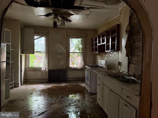 1031 N ASHBURTON ST, Baltimore, MD 21216