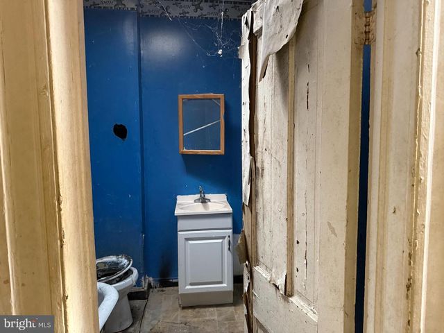 1031 N ASHBURTON ST, Baltimore, MD 21216