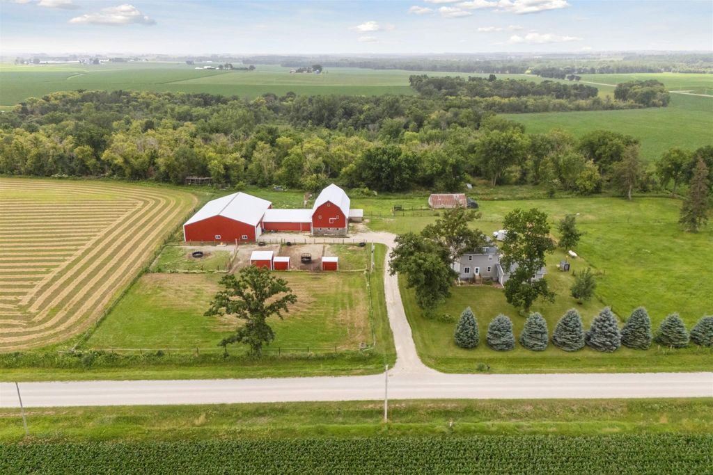 2682 110th Street, Fredericksburg, IA 50630