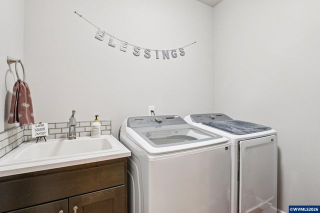 2825 NW Mt Ashland Ln, Mcminnville, OR 97128