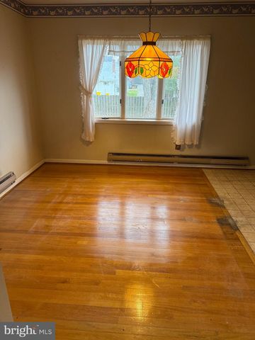 206 GLEN RD, Pasadena, MD 21122