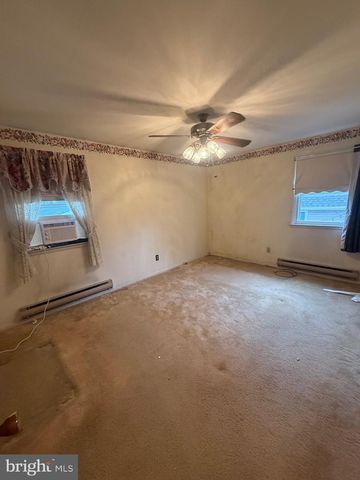 206 GLEN RD, Pasadena, MD 21122