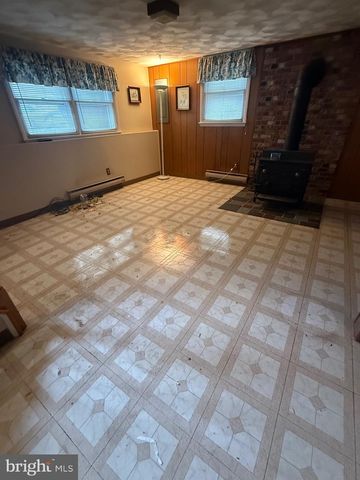 206 GLEN RD, Pasadena, MD 21122