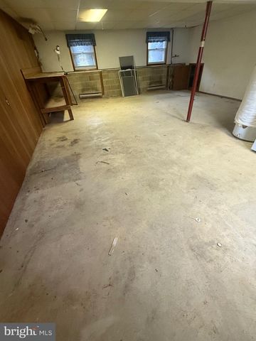 206 GLEN RD, Pasadena, MD 21122