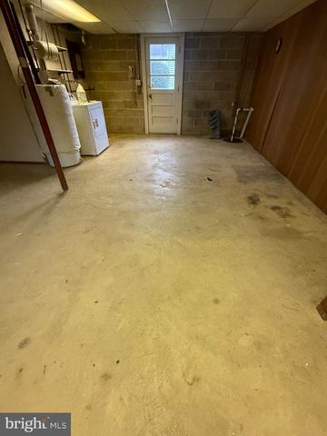 206 GLEN RD, Pasadena, MD 21122