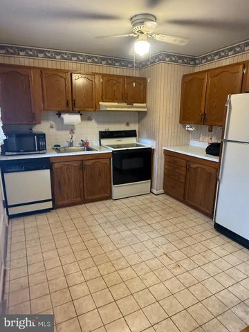 206 GLEN RD, Pasadena, MD 21122