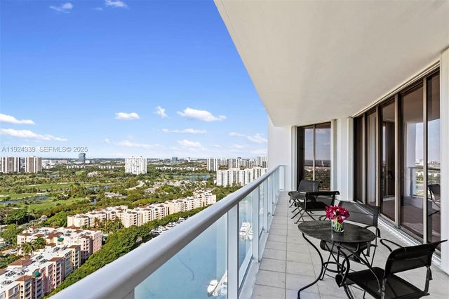 19500 Turnberry Way 26C, Aventura, FL 33180