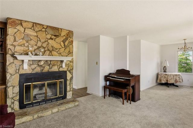 907 Chatfield Drive A, Jamestown, NC 27282