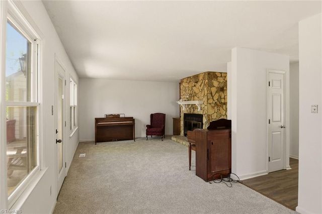 907 Chatfield Drive A, Jamestown, NC 27282