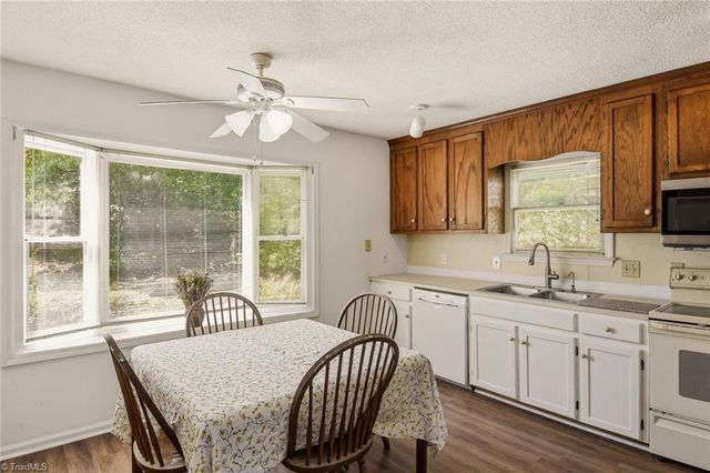 907 Chatfield Drive A, Jamestown, NC 27282