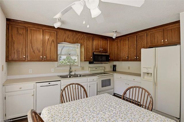 907 Chatfield Drive A, Jamestown, NC 27282