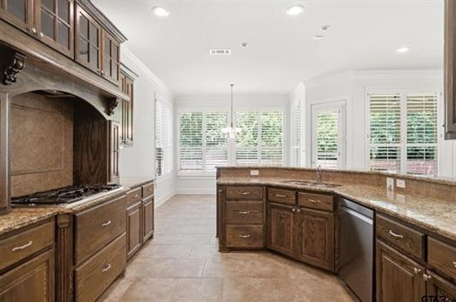 3204 Old Bullard Road, Tyler, TX 75701