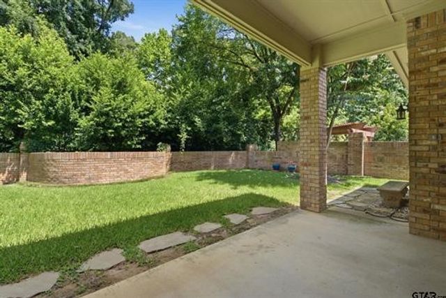 3204 Old Bullard Road, Tyler, TX 75701