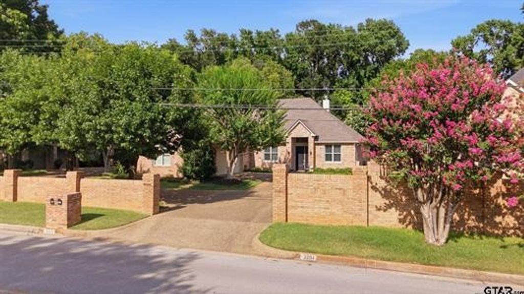 3204 Old Bullard Road, Tyler, TX 75701