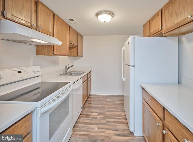 22 HERMITAGE DR, New Hope, PA 18938