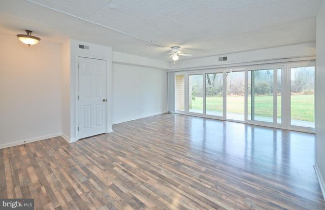 22 HERMITAGE DR, New Hope, PA 18938