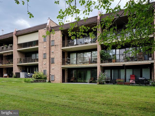 22 HERMITAGE DR, New Hope, PA 18938