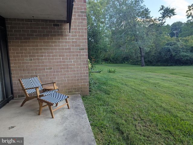 22 HERMITAGE DR, New Hope, PA 18938