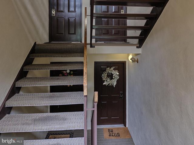 22 HERMITAGE DR, New Hope, PA 18938