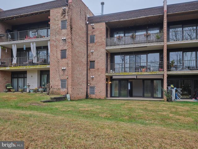 22 HERMITAGE DR, New Hope, PA 18938