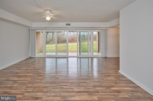 22 HERMITAGE DR, New Hope, PA 18938