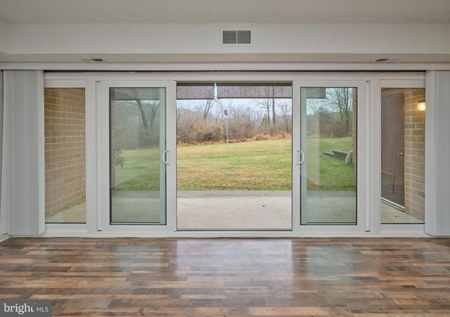 22 HERMITAGE DR, New Hope, PA 18938