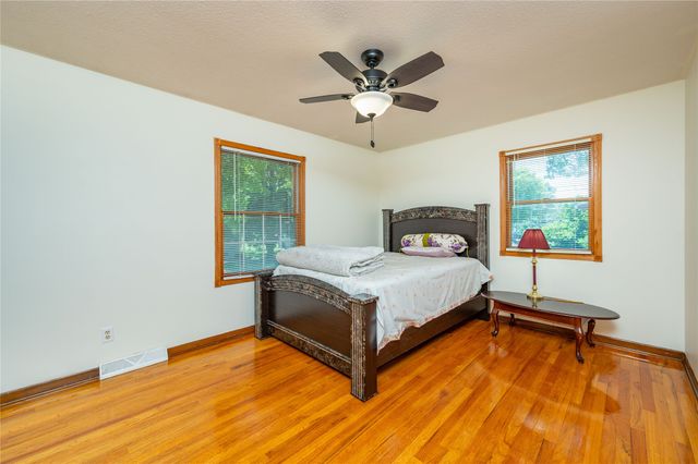8505 Ridgemont Drive, Urbandale, IA 50322