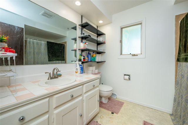 8505 Ridgemont Drive, Urbandale, IA 50322