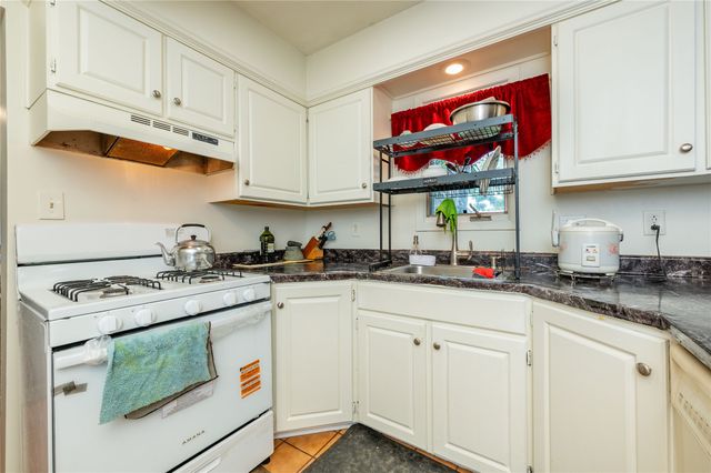 8505 Ridgemont Drive, Urbandale, IA 50322