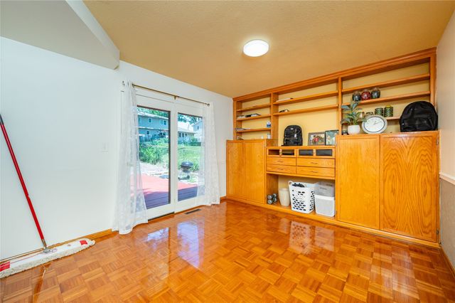 8505 Ridgemont Drive, Urbandale, IA 50322