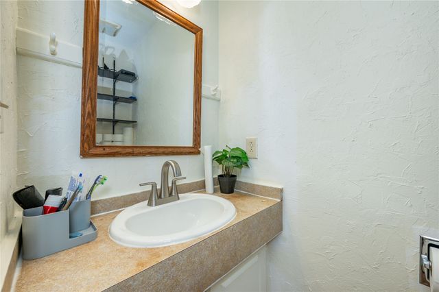 8505 Ridgemont Drive, Urbandale, IA 50322