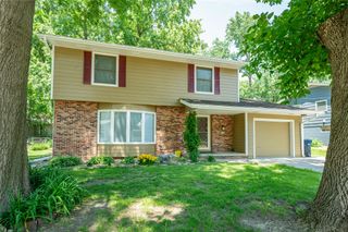 8505 Ridgemont Drive, Urbandale, IA 50322