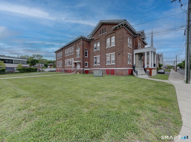 111 Franklin Square 207, New Britain, CT 06051