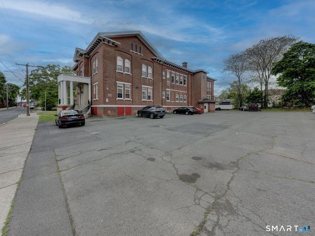111 Franklin Square 207, New Britain, CT 06051