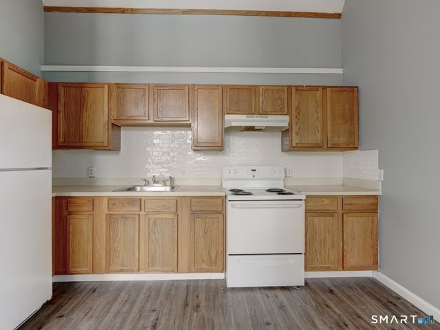 111 Franklin Square 207, New Britain, CT 06051