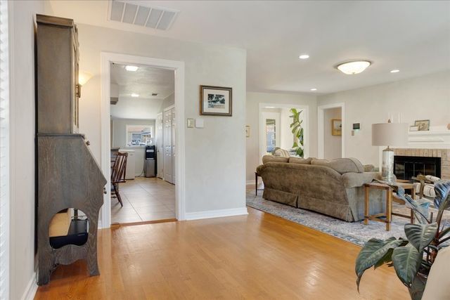 1526 N Lockhart Street, Sherman, TX 75092