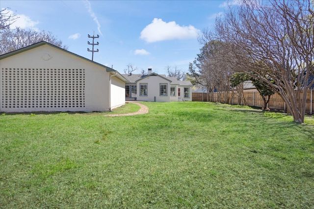 1526 N Lockhart Street, Sherman, TX 75092