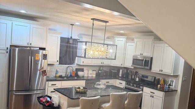 10215 S Charles Street, Chicago, IL 60643