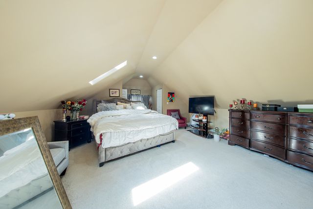 10215 S Charles Street, Chicago, IL 60643