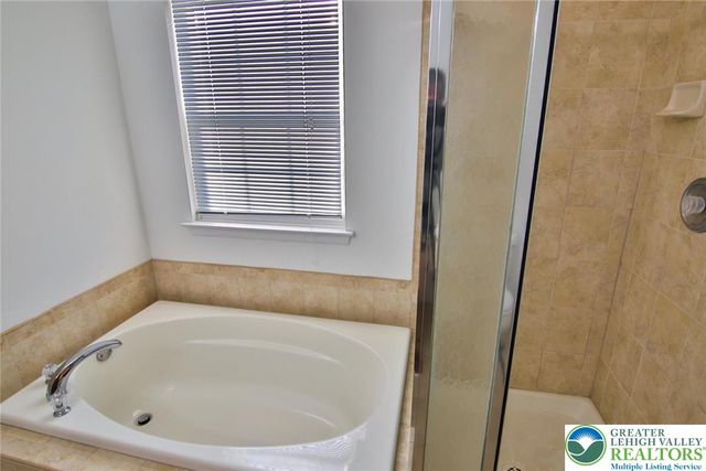 867 King Way, Upper Macungie Twp, PA 18031